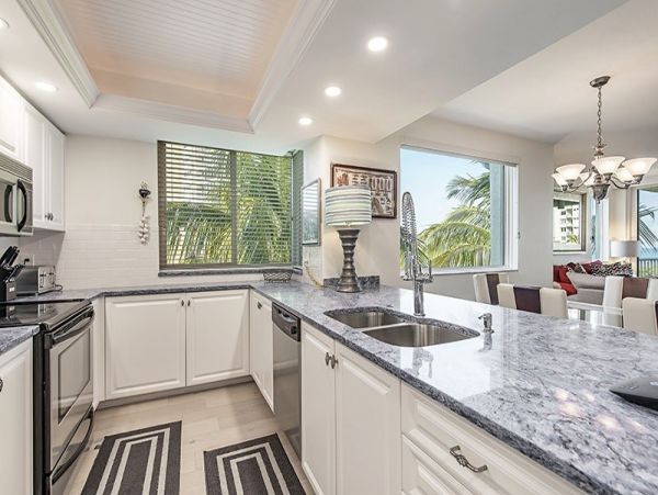 Designer Decorated Beachfront Condo
