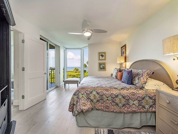 Designer Decorated Beachfront Condo