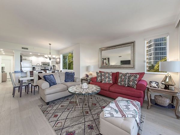 Designer Decorated Beachfront Condo