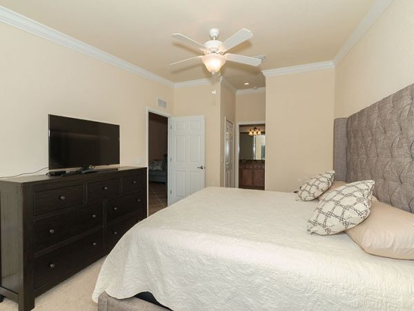 Beautiful Two Bedroom Plus Den Vacation Rental