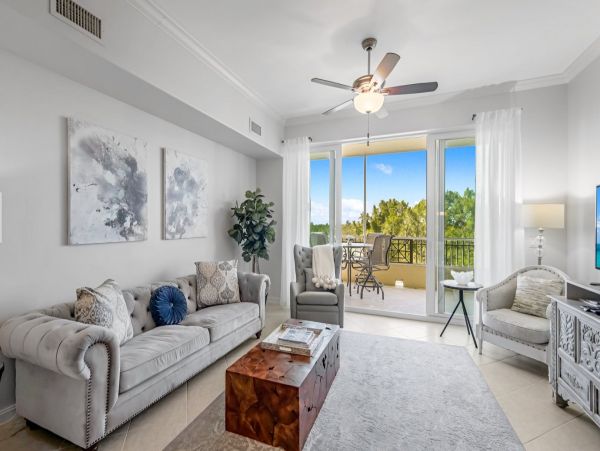 Beautiful Condo with Shared Pool, Spa, Tennis Courts and more