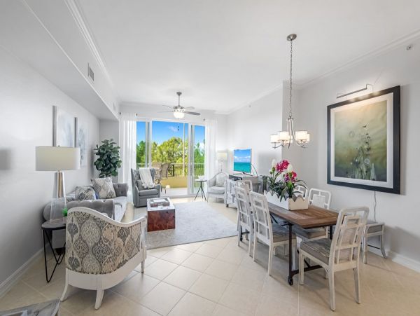 Beautiful Condo with Shared Pool, Spa, Tennis Courts and more