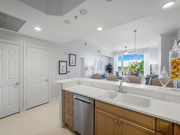 Beautiful Condo with Shared Pool, Spa, Tennis Courts and more