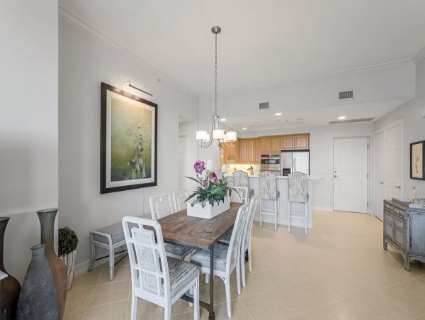 Beautiful Condo with Shared Pool, Spa, Tennis Courts and more