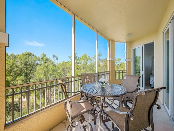 Beautiful Condo with Shared Pool, Spa, Tennis Courts and more