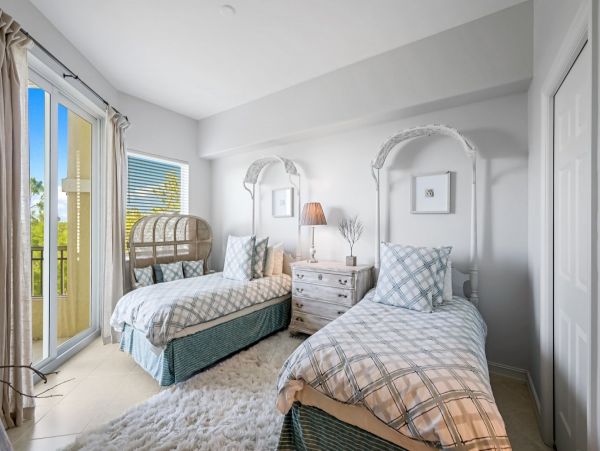 Beautiful Condo with Shared Pool, Spa, Tennis Courts and more