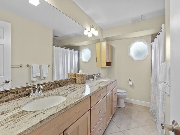 Naples Walk to Beach 4 Bedroom Rental Home with Caged Pool