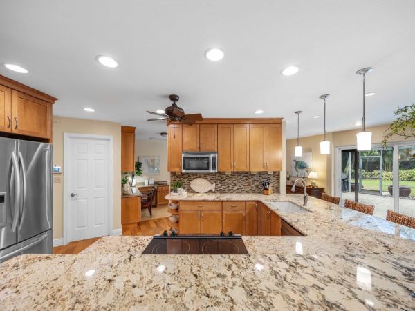 Naples Walk to Beach 4 Bedroom Rental Home with Caged Pool