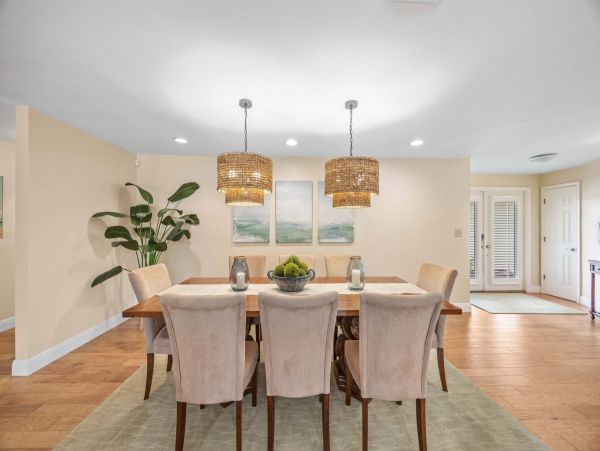 Naples Walk to Beach 4 Bedroom Rental Home with Caged Pool