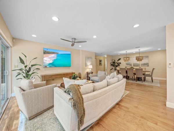 Naples Walk to Beach 4 Bedroom Rental Home with Caged Pool