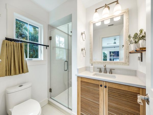 Charming Designer Cottage in Naples, FL - Coastal Retreat