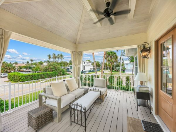 Charming Designer Cottage in Naples, FL - Coastal Retreat