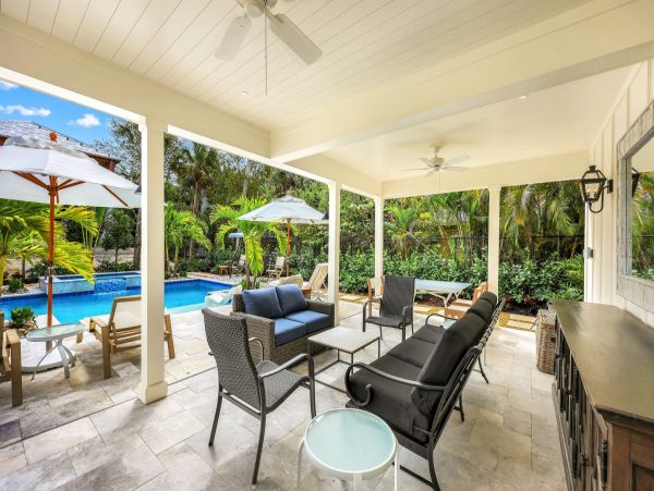 Charming Designer Cottage in Naples, FL - Coastal Retreat