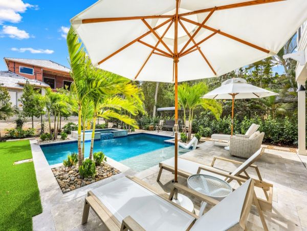 Charming Designer Cottage in Naples, FL - Coastal Retreat