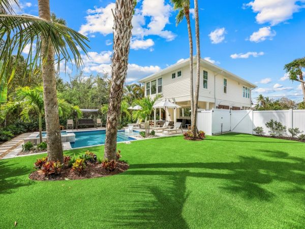 Charming Designer Cottage in Naples, FL - Coastal Retreat