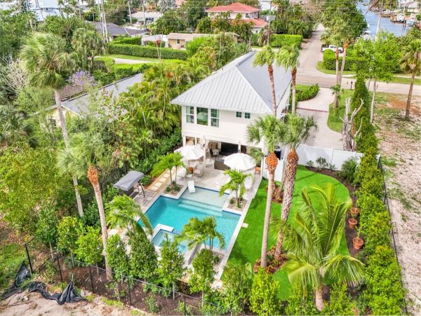 Charming Designer Cottage in Naples, FL - Coastal Retreat