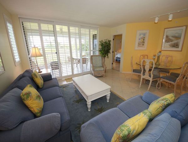 Two Bedroom Vacation Condo in Naples Sleeps Six Guests