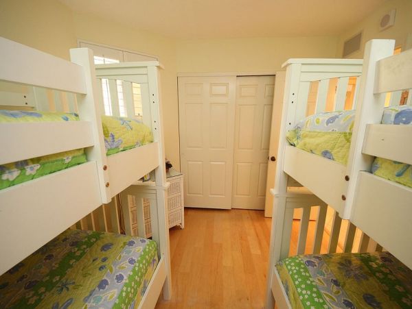 Two Bedroom Vacation Condo in Naples Sleeps Six Guests