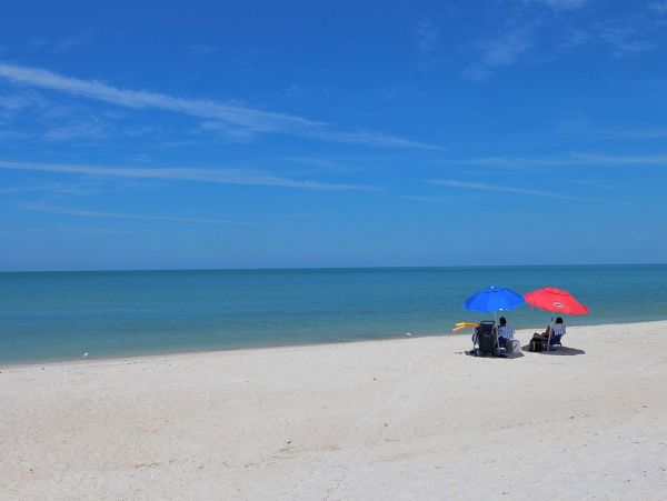 Two Bedroom Vacation Condo in Naples Sleeps Six Guests