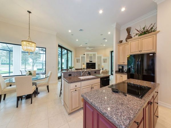 Naples Luxury Vacation Estate Villa - Full Golf Privileges