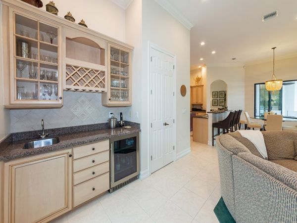 Naples Luxury Vacation Estate Villa - Full Golf Privileges