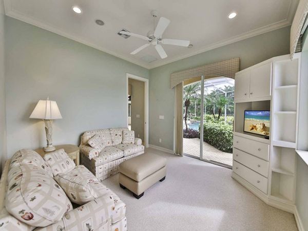 Naples Luxury Vacation Estate Villa - Full Golf Privileges