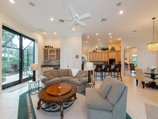 Naples Luxury Vacation Estate Villa - Full Golf Privileges