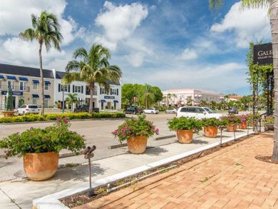 Naples Vacation Home Sleeps Four Guests