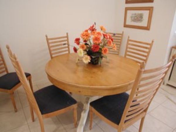 Charming 2-Bedroom Condo in Naples
