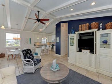 Holmes Beach Vacation Rental Sleeps Six Guests