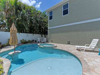 Holmes Beach Vacation Rental Sleeps Six Guests