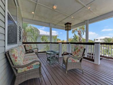 Holmes Beach Vacation Rental Sleeps Six Guests