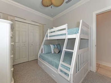 Holmes Beach Vacation Rental Sleeps Six Guests