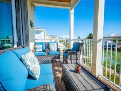 Marathon Vacation Home Sleeps Ten Guests