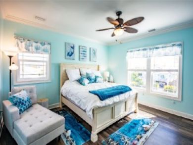 Marathon Vacation Home Sleeps Ten Guests