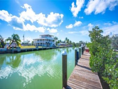 Marathon Vacation Home Sleeps Ten Guests