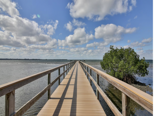 Drive to Anna Maria Island Beaches A great Golf/lake Community