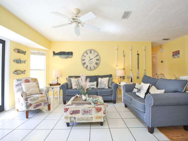 Bradenton Lakefront Three Bedroom Vacation Home