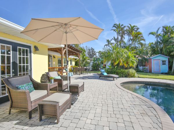 Bradenton Lakefront Three Bedroom Vacation Home