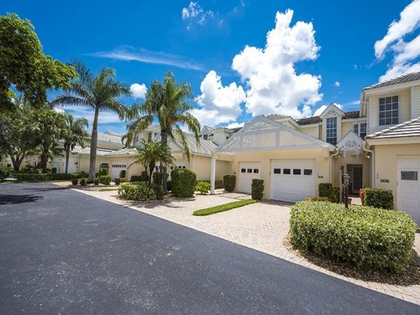 Luxury Condo in an Exclusive  Community Naples