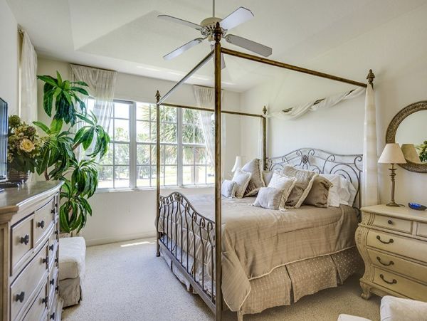Luxury Condo in an Exclusive  Community Naples