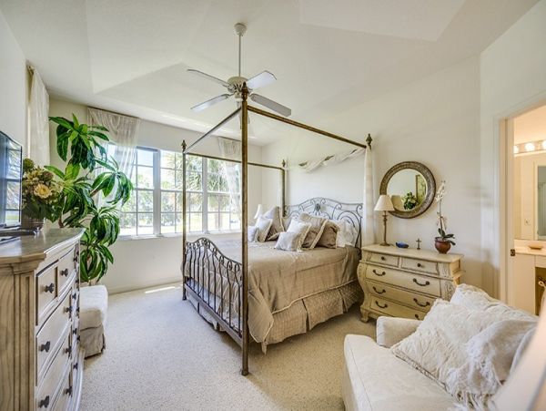Luxury Condo in an Exclusive  Community Naples