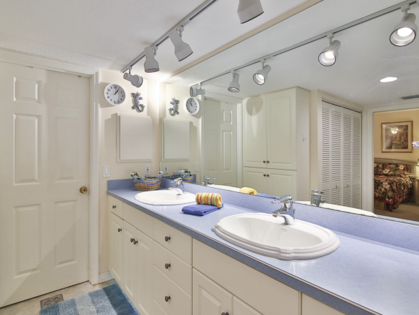 Beachfront Anna Maria Island Rental - Holmes Beach Vacation Condo