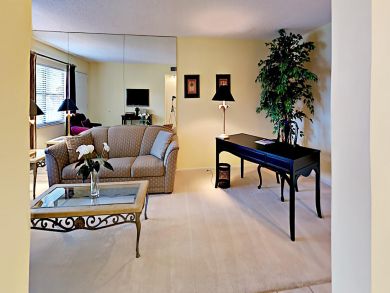 Brandenton Vacation Condo Sleeps Four Guests.