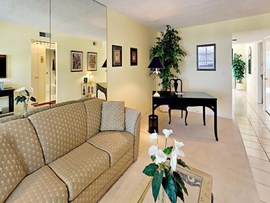 Brandenton Vacation Condo Sleeps Four Guests.
