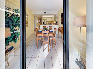 Brandenton Vacation Condo Sleeps Four Guests.