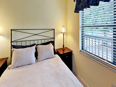Brandenton Vacation Condo Sleeps Four Guests.