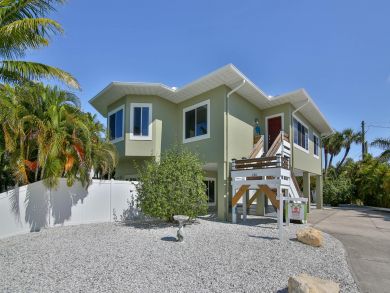 Holmes Beach 3 Bedroom Vacation Home Sleeps Six Guests