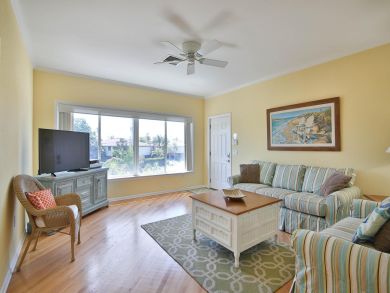 Holmes Beach 3 Bedroom Vacation Home Sleeps Six Guests