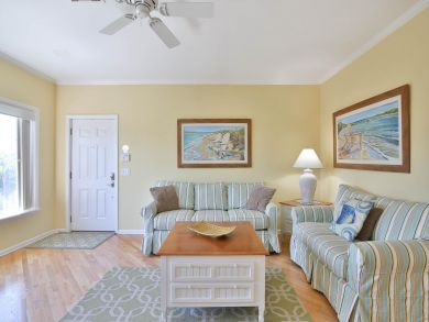 Holmes Beach 3 Bedroom Vacation Home Sleeps Six Guests